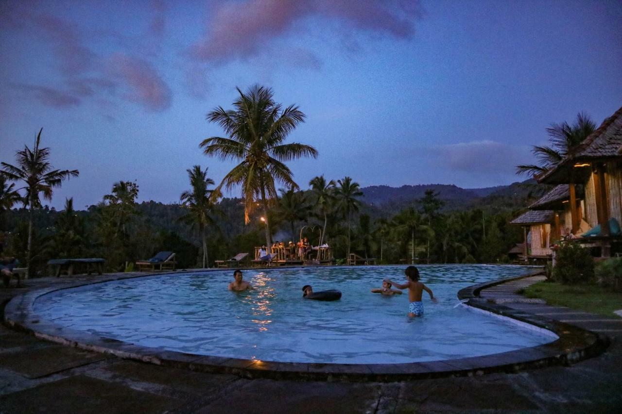 Puri Sunny Camp Villa Munduk Eksteriør bilde